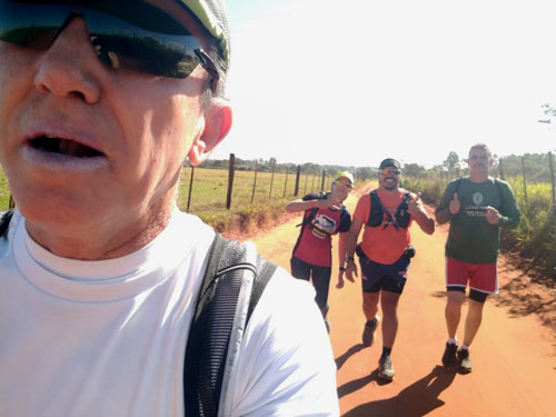 Divulgação - Sr Elizeu vai participar de sua primeira ultramaratona juntamente com os amigos