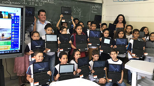 divulgação - Em vez de caneta e lápis os alunos de Echaporã utilizarão tablets