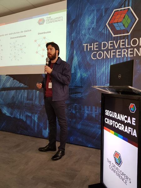 Divulgação - Guilherme de Cleva Farto ministrou duas palestras sobre Blockchain e Smart Contracts, Internet das Coisas e Dispositivos Inteligentes