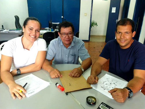 Divulgação - Bárbara Venâncio, Sílvio Bahia e Cesar Nunes em reunião sobre a modalidade de natação do JORI