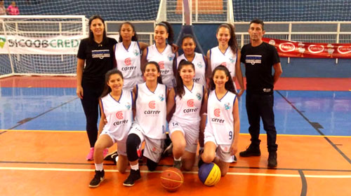 Divulgação - Equipe de basquete feminina de Assis