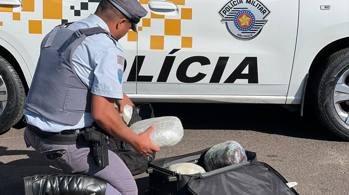 Divulgação - Polícia prende passageira de ônibus com maconha na bagagem em Marília