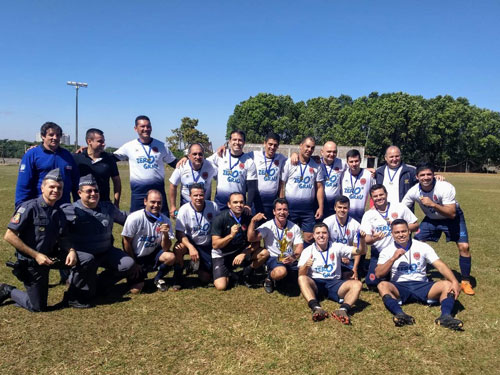 Divulgação PM - Final do torneio foi realizada nesta quinta-feira, 22 de agosto, e promoveu a confraternização entre os policiais militares e os veteranos em Assis Divulgação PM - Final do torneio foi realizada nesta quinta-feira, 22 de agosto, e promoveu a confraternização entre os policiais militares e os veteranos em Assis