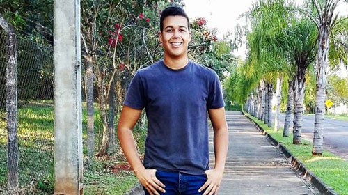 arquivo pessoal - Renan Xavier tinha 18 anos arquivo pessoal - Renan Xavier tinha 18 anos