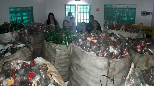 divulgação - Os alunos devem levar à escola todos materiais inservíveis e que podem acumular água divulgação - Os alunos devem levar à escola todos materiais inservíveis e que podem acumular água