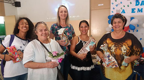 divulgação - Pais e alunos participaram da tarde festiva divulgação - Pais e alunos participaram da tarde festiva