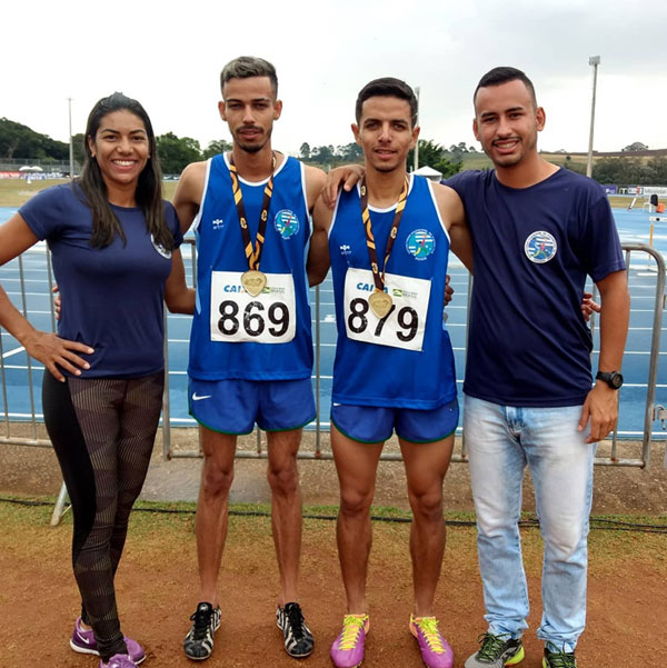 Divulgação - Vanessa Mendes, Sérgio Marcelino, Igor Faria e o técnico Douglas Mendes