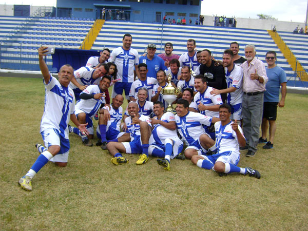 Divulgação - Desportiva comemora o titulo de campeã da Copa Máster 2019 Divulgação - Desportiva comemora o titulo de campeã da Copa Máster 2019