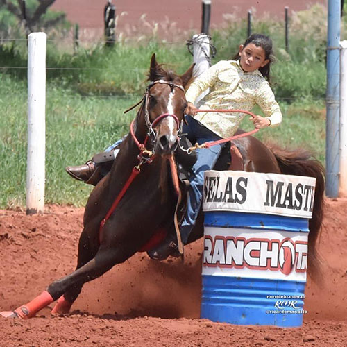 divulgação - Giovana de apenas 9 anos já venceu 6 etapas do Circuito