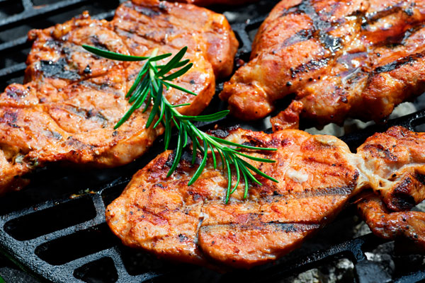 Divulgação - Rica em potássio, selênio, zinco e ferro, a carne suína ajuda a fortalecer a imunidade e controlar a pressão arterial Divulgação - Rica em potássio, selênio, zinco e ferro, a carne suína ajuda a fortalecer a imunidade e controlar a pressão arterial