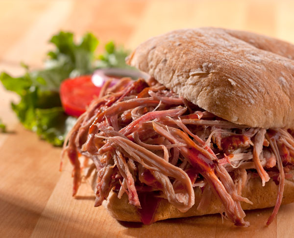 Divulgação - Carne louca de pernil é excelente opção de lanche fácil de preparar Divulgação - Carne louca de pernil é excelente opção de lanche fácil de preparar