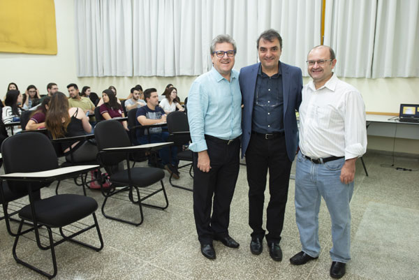 Divulgação - Professor mestre Gerson José Benelli, médico Luis Fernando Dias e professor Carlos Izaias Sartorão Filho