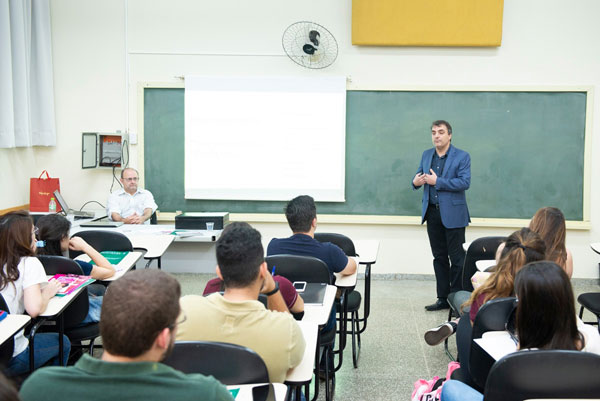 Divulgação - Evento teve como público-alvo alunos da LAGOA e alunos da disciplina de Habilidades em Ginecologia do curso de Medicina da FEMA