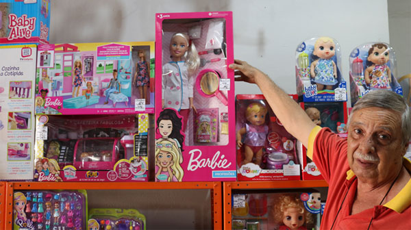 AssisCity - Senhor Amauri Dal Poz é proprietário da Lelê Brinquedos há mais de 30 anos em Assis AssisCity - Senhor Amauri Dal Poz é proprietário da Lelê Brinquedos há mais de 30 anos em Assis