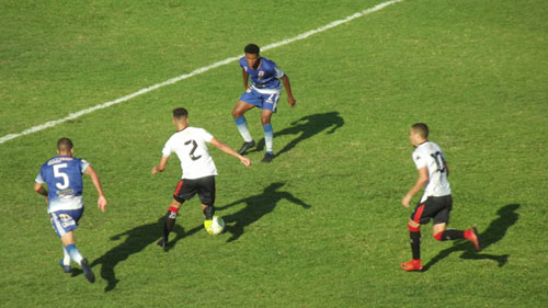 Thiago Batista Olim - Jornal de Jundiaí - Os dois gols do Paulista foram marcados no segundo tempo do jogo