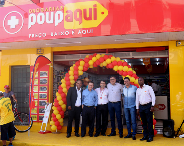 Drogarias PoupAqui inaugura em Cândido Mota