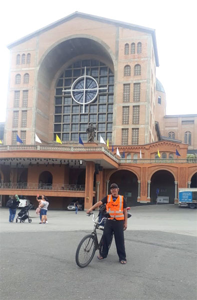 Arquivo Pessoal - Marcio da Silva Perine saiu de bicicleta de Assis e chegou em Aparecida do Norte para cumprir promessa Arquivo Pessoal - Marcio da Silva Perine saiu de bicicleta de Assis e chegou em Aparecida do Norte para cumprir promessa
