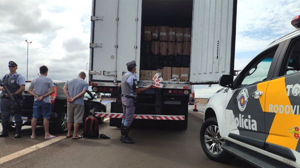 Divulgação - Polícia Rodoviária apreendeu 800 caixas de cigarros contrabandeados em Palmital