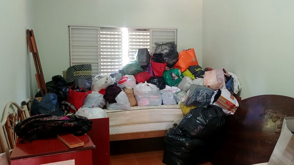 AssisCity - Família recebeu doações de roupas, mantimentos, móveis e outros itens para recomeçarem