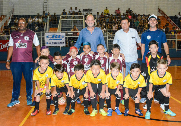 Divulgação - Equipes campeã e vice da categoria sub 7 Divulgação - Equipes campeã e vice da categoria sub 7