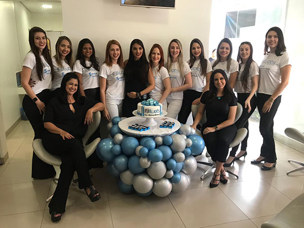 AssisCity - Equipe da Siluets Assis durante coquetel de aniversário de cinco anos AssisCity - Equipe da Siluets Assis durante coquetel de aniversário de cinco anos