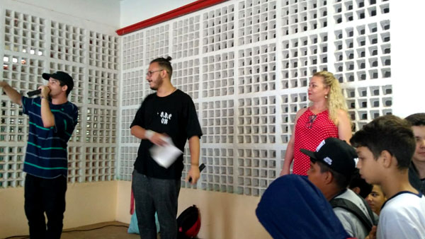 Divulgação - Ação teve participação dos estagiários da UNESP e da professora Patrícia Zanette