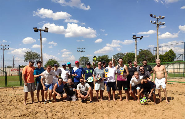 Divulgação - Equipes participaram do 1º Desafio Big Power de Beach Tennis em Cândido Mota