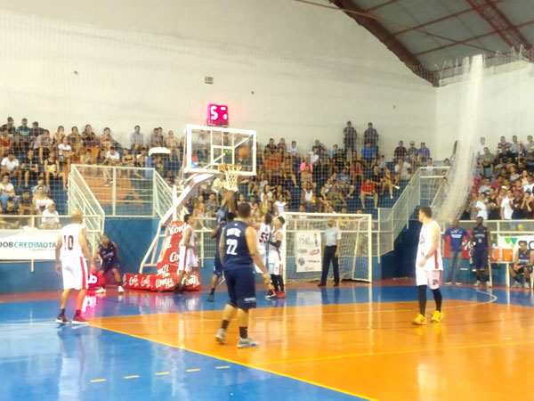 divulgação - Assis Basket venceu a equipe de Santos por 82 a 55