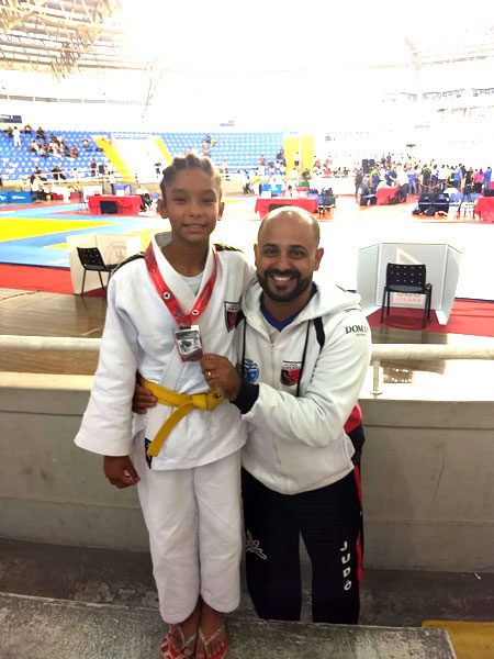 Divulgação - Atleta assisense Rebeca Baldo com o treinador Guilherme Giberti Divulgação - Atleta assisense Rebeca Baldo com o treinador Guilherme Giberti