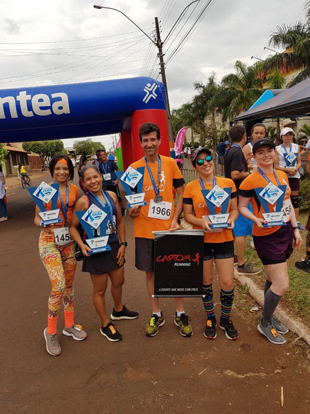 Divulgação - Atletas da equipe Captom, de Assis, foram campeões em suas categorias Divulgação - Atletas da equipe Captom, de Assis, foram campeões em suas categorias