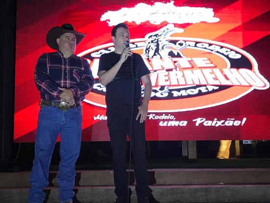 AssisCity - Rogério Peitl e Vinicius durante a festa de lançamento do Rodeio Gigante Vermelho