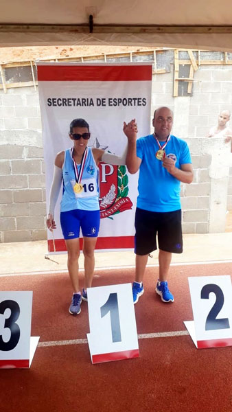 Divulgação - Atleta Celina Garrido, de Assis, conquistou a medalha de ouro nos 5000 metros
