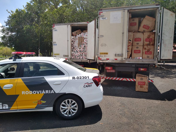 Divulgação - Caminhões estavam carregados com cigarros contrabandeados do Paraguai