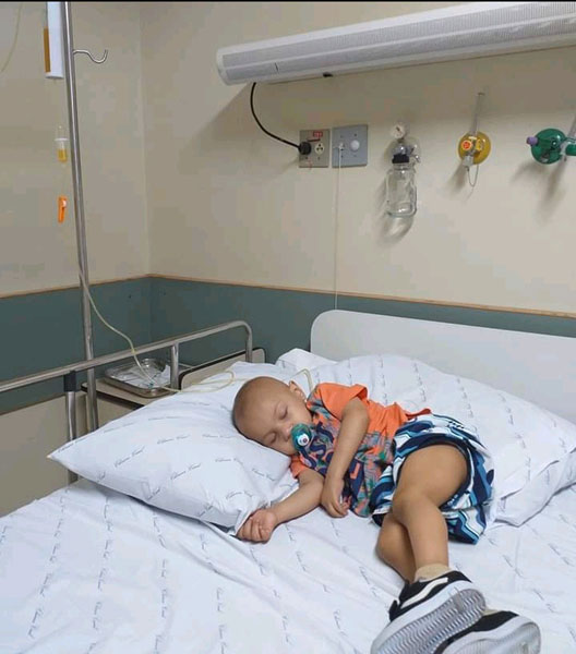 Cedida pela família - Enzo passa por sessões de quimioterapia a cada 15 dias em um hospital de Ribeirão Preto Cedida pela família - Enzo passa por sessões de quimioterapia a cada 15 dias em um hospital de Ribeirão Preto