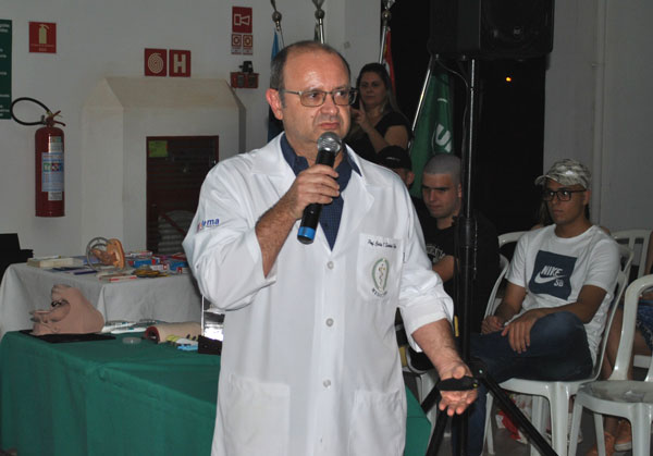 Divulgação - Palestra foi ministrada pelo médico Carlos Izaías Sartorão Filho