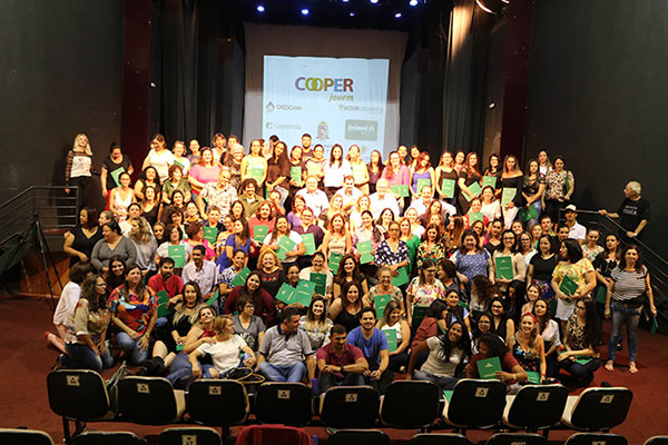 divulgação - Um total de 154 professores da rede municipal participaram da formatura divulgação - Um total de 154 professores da rede municipal participaram da formatura