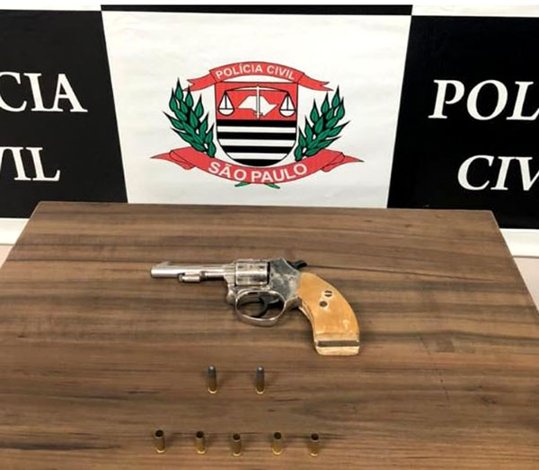 Divulgação - Acusado entregou a arma utilizada no crime, um revólver calibre 22