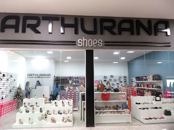 Divulgação - Loja Arthurana Shoes fica no Avenida Max, em Assis