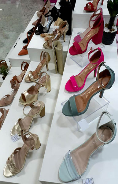 Divulgação - Passe na Arthurana Shoes, confira os modelos disponíveis e escolha um para curtir o final de ano!