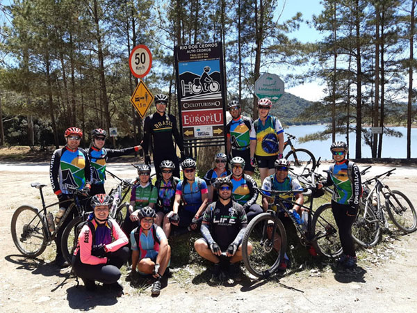 Divulgação - Grupo de Assis formado por 16 ciclistas