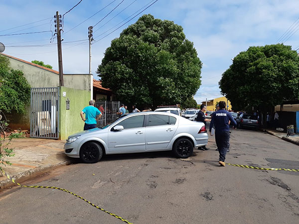 Divulgação - Vítima estava em um carro um veículo GM/Vectra, com placas de Assis, quando foi abordado por três indivíduos Divulgação - Vítima estava em um carro um veículo GM/Vectra, com placas de Assis, quando foi abordado por três indivíduos