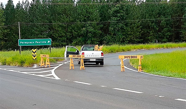 Divulgação - Estrada de Paraguaçu de acesso ao Horto Florestal está interditada devido aos riscos de rompimento do asfalto Divulgação - Estrada de Paraguaçu de acesso ao Horto Florestal está interditada devido aos riscos de rompimento do asfalto