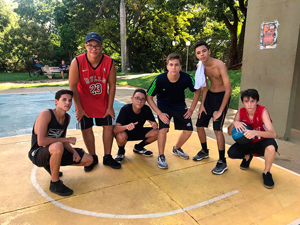 Divulgação - Grupo de amigos irá participar da competição neste final de semana Divulgação - Grupo de amigos irá participar da competição neste final de semana