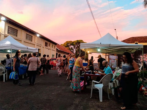 Divulgação - Feira ocorre das 17h às 20h com diversos produtos e opções Divulgação - Feira ocorre das 17h às 20h com diversos produtos e opções