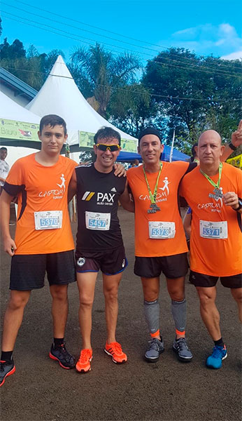 Divulgação - Atleta Jairo Ortega também esteve presente na corrida em Bauru