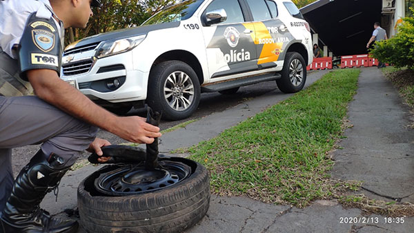 Divulgação PM Rodoviária - Ao todo foram apreendidos dois quilos de haxixe Divulgação PM Rodoviária - Ao todo foram apreendidos dois quilos de haxixe