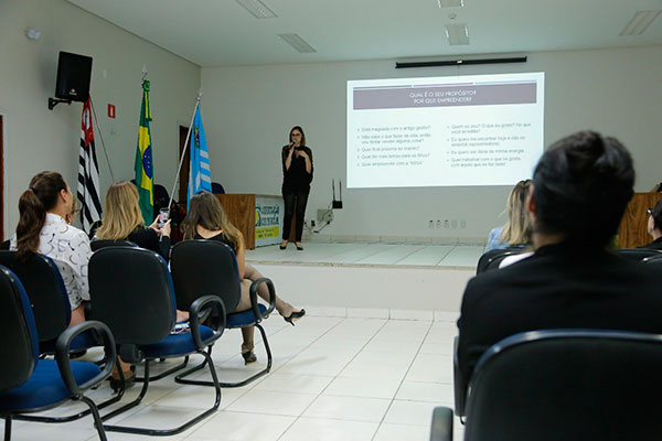 Divulgação - Psicóloga Glaucia D'Alonso falou sobre 'Empreendedorismo Feminino: como conciliar os diversos papéis'