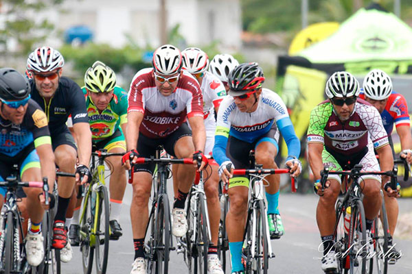 Divulgação - Equipe de Assis participou da competição com sete ciclistas