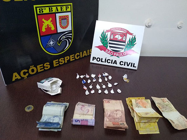 divulgação Polícia Civil - Foram apreendidas drogas e valores em dinheiro