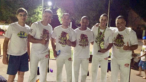 divulgação - Capoeiristas de Assis participam dos Jogos Ecológicos Sul Mato-Grossenses divulgação - Capoeiristas de Assis participam dos Jogos Ecológicos Sul Mato-Grossenses